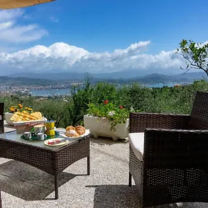 Gli Ulivi Sul Golfo E Le 5 Terre , La Spezia Italien